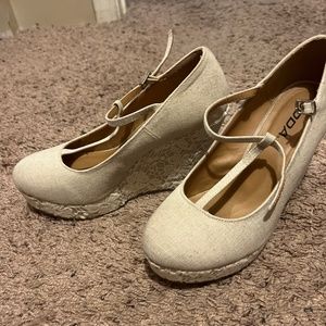 Lace wedges